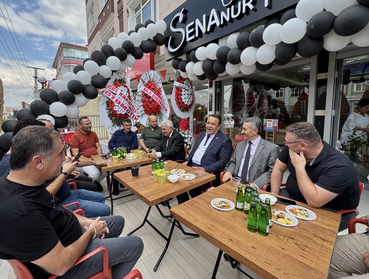 Sincan Pınarbaşı Mahallesinde genç girişimci kardeşimiz Senanur’un Optik mağazasının açılışına katıldık.

Hayırlı bol kazançlar dilerim.