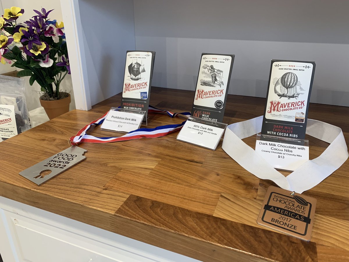LS_Scholars's tweet photo. Traveled to Maverick Chocolate, a local company focused on using ethically-sourced chocolate to make its own chocolate from bean-to-bar. Students @LaSallePride learned about entrepreneurship, engineering, marketing, and supply chain management to help with their cacao project. https://t.co/J6XnQ5KDWi