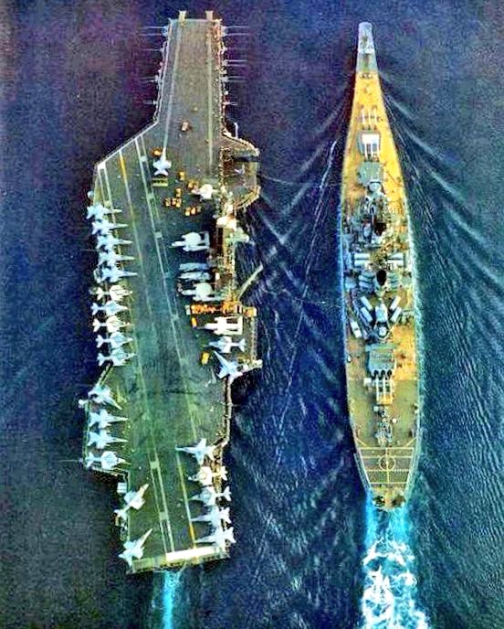 FlMichele69's tweet image. Aircraft carrier &amp;amp; Battleships

#USSMidway CV41 (1945-1992)
Midway Class @USSMidwayMuseum
#USSIowa BB61 (1943-1990)
Iowa Class @ussiowa

📷 December 1987 #PersianGulf

@USNavy 🇺🇸