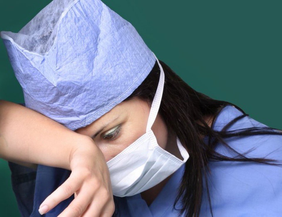 Cuidaralqcuida's tweet photo. Si se le pregunta a cualquier profesional sanitario contestará que la Institución no le cuida, el a su vez no cuida a la Institución, en el medio sanitario quien pierde es el paciente. Ya es hora que se tenga más en cuenta al profesional. https://t.co/DcZv2PzO2a