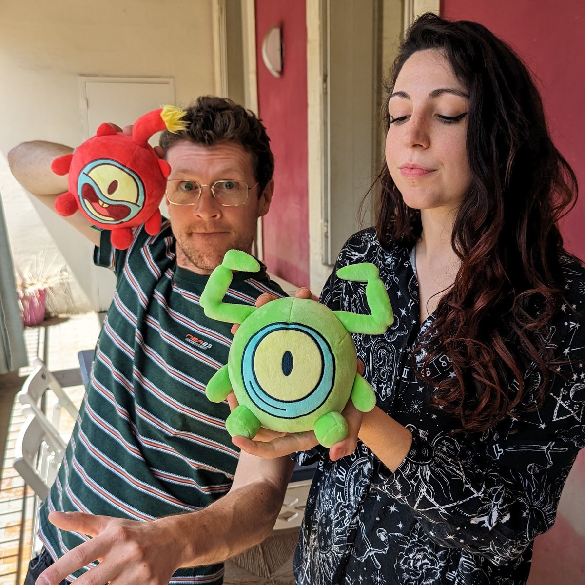 Get your Tinykin plushies before the end of the <a href="/Makeship/">Makeship</a> campaign 🧸🥰
Grab a red and a green Tinykin, and get 10% off ! ✨
👉 makeship.com/shop/creator/s… 👈

#Tinykin #indiegame #goodies #plushies