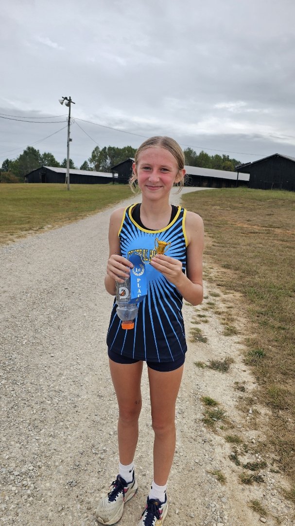 thingspjwsays's tweet photo. Came in 1st place at the last middle school race. https://t.co/8Cv7vrY5mt