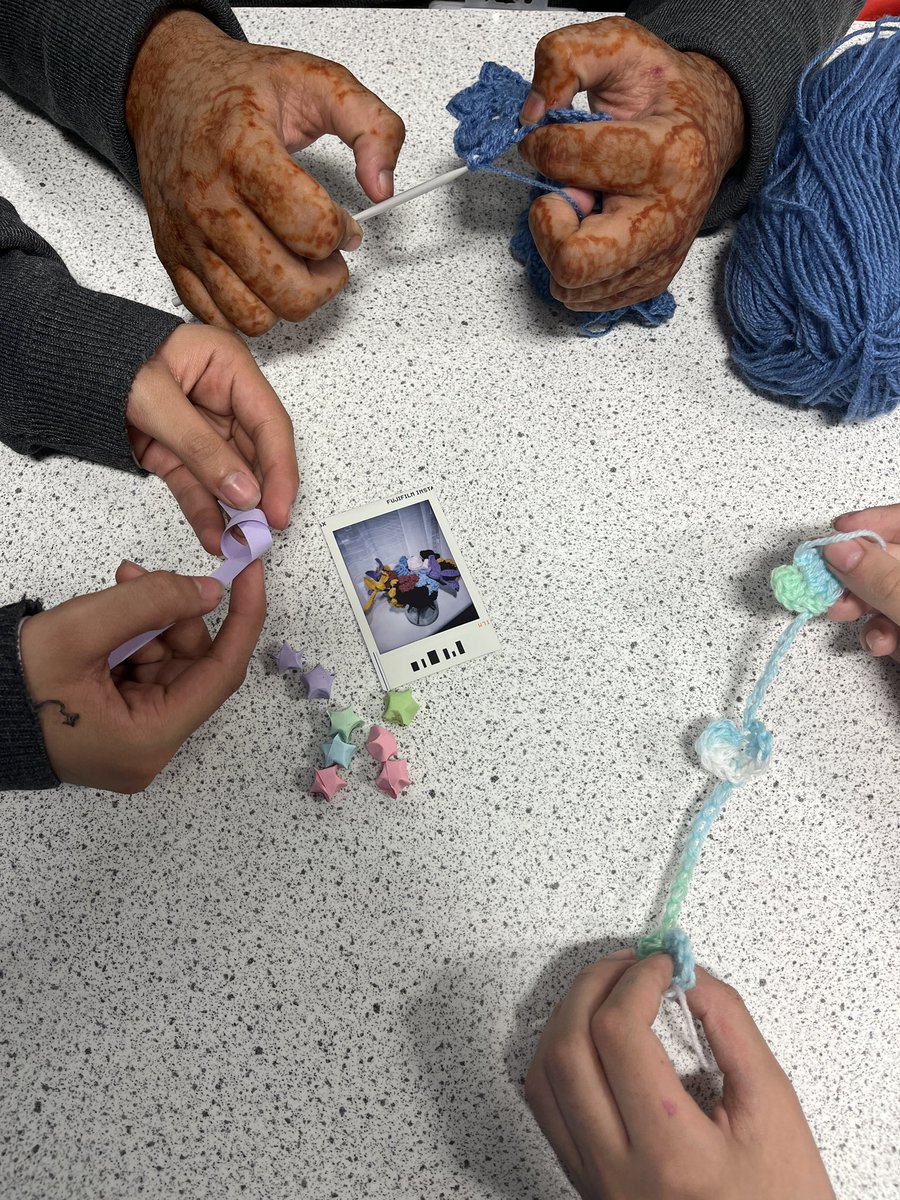 gorse_ruth's tweet photo. 📣 TRGA was a hive of creativity this afternoon; check out this lovely work from Ks3 Art Club, and Craft club! ❤️😍🎨#creativitytakescourage #artists #crafting #enrichment #personaldevelopment https://t.co/8t8O3VdQmP