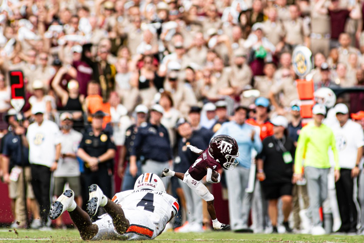 jamiemaury_'s tweet photo. honey, i shrunk the aggies

a thread https://t.co/YJgkkBrmbj