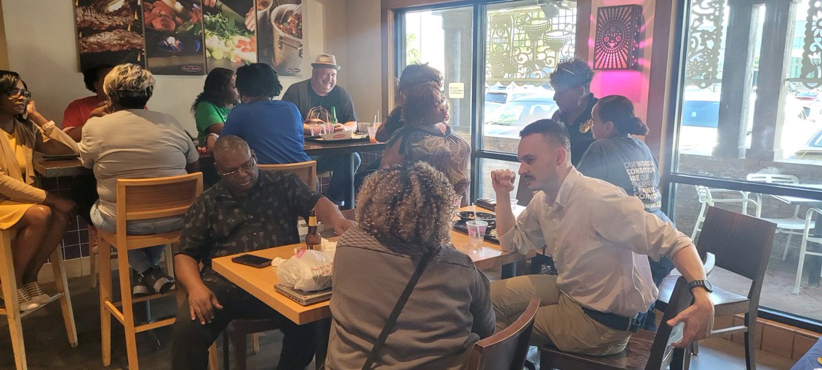 AftSpring's tweet image. It was great to see everyone at our Happy Hour last Friday! It was a great time with great people! Looking forward to seeing you all at our next event! #UnionStrong #SpringAFT