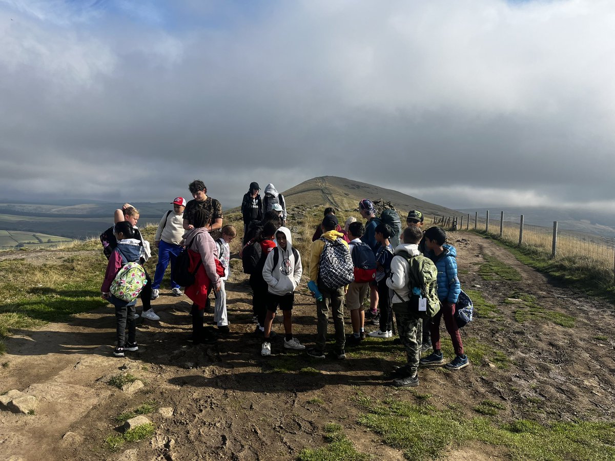 Miss Anderson tweet media