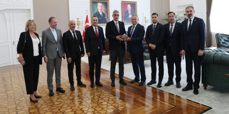 MASSİAD Yönetimi Sağlık Bakanı Kemal Memişoğlu’nu ziyaret etti

medikalnews.com/massiad-yoneti… <a href="/Massiad/">Massiad</a> <a href="/Medikal_News/">Medikal News</a> <a href="/Sadrettin_Dai/">Sadrettin Dai</a> <a href="/mustafaadanir/">mustafa adanır</a>