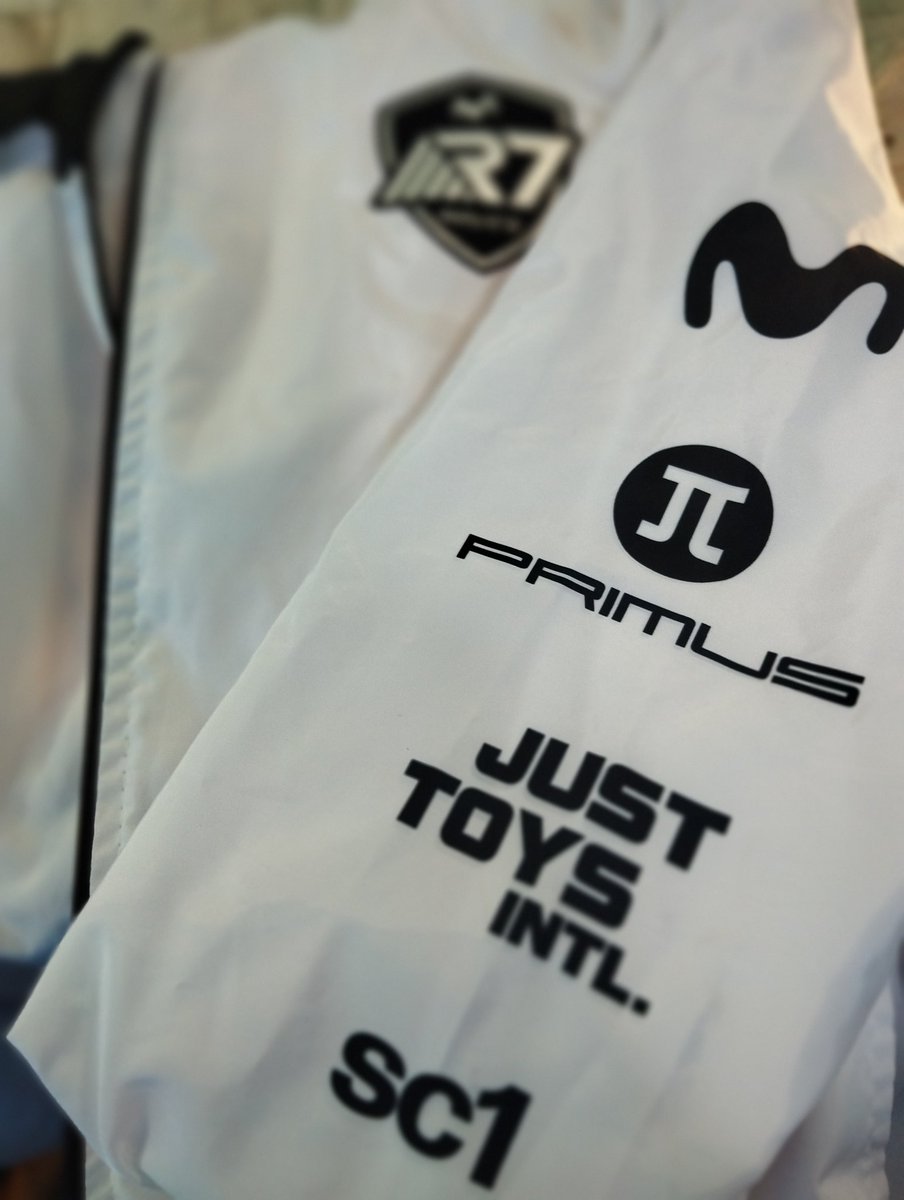 LyonLaGuardia's tweet image. Viste tu pasión con @sc1mx sea Rosa, Negro, Blanco o el nuevo Bundle Last Dance de @Rainbow7lol corran a ver toda la.merch les dejamos el link de compra.
sc1.gg/producto/bundl…
#R7 #Sc1 #jersey #Worlds2024