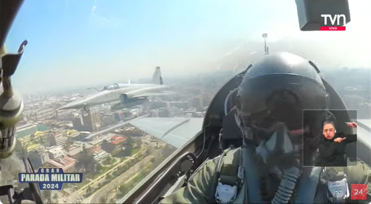 koelner_haie's tweet photo. #ParadaMilitar2024 Para los que preguntaban por nuestros aviones GRANDE la @FACh_Chile FACH Fuerza Aerea de Chile 😃🇨🇱🇨🇱🇨🇱👏👏👏 https://t.co/4gtUTaA9ma