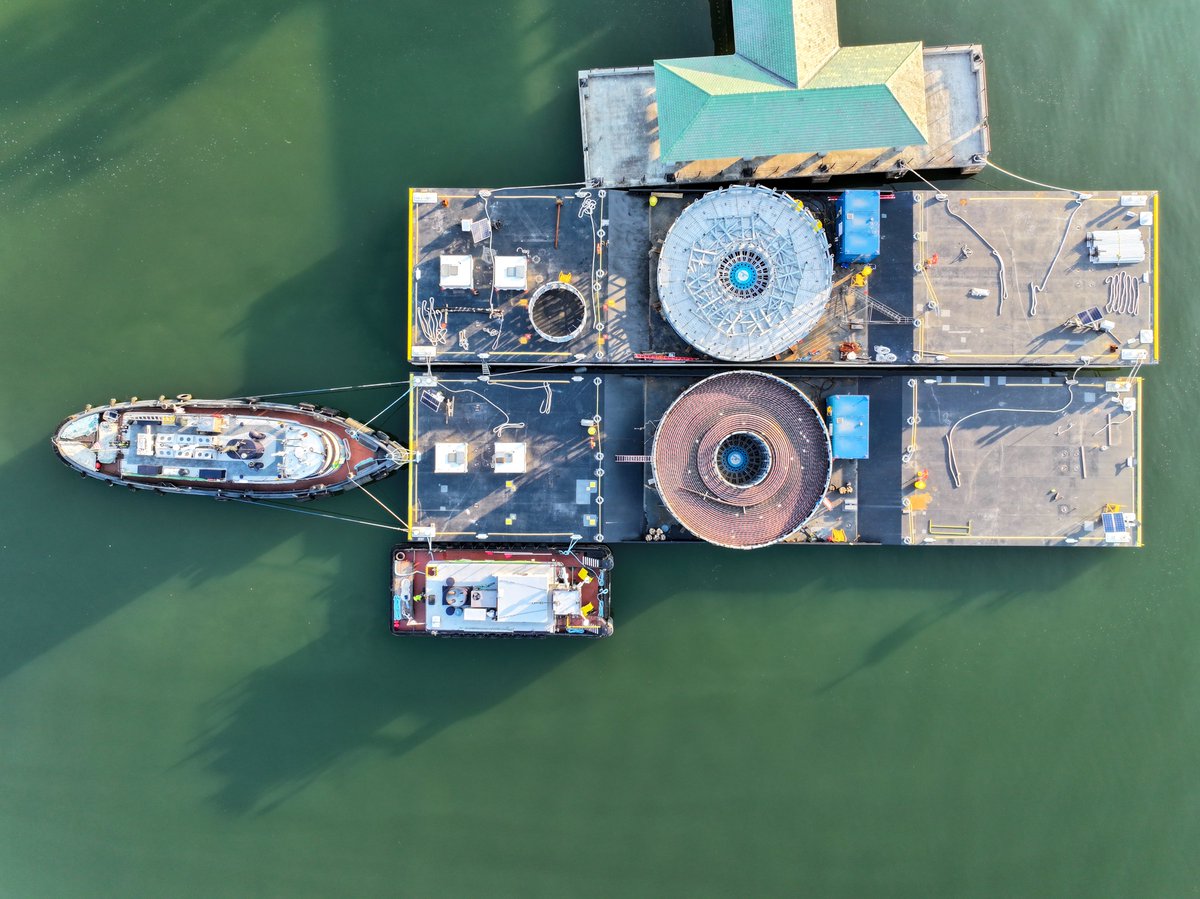 CHPExpress's tweet photo. CHPE is making great progress on marine installation work in Lake Champlain. Here's an incredible view from above of the project vessels in Crown Point #BuildCHPE 

📷 @AdirondackDrone https://t.co/Y0AgJevw3K