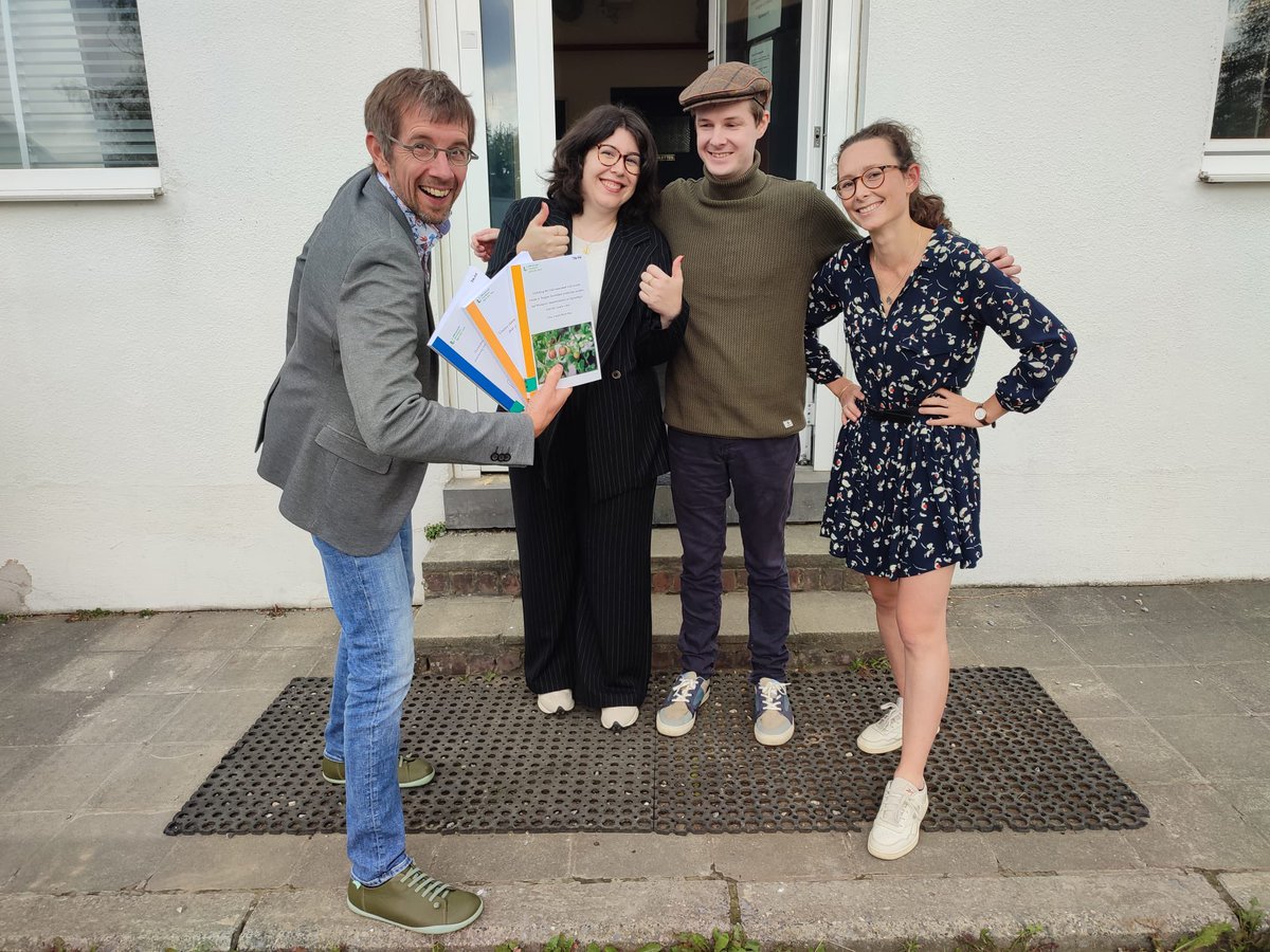 Be_Phytopath's tweet photo. Celebration this week for the brillant PhD viva voce of Dr. @NuriaFontde 🎉📖

Great homecoming of @ColineTemple and @johan_rollin to enjoy this moment

Another PhD for the @inextvir project https://t.co/W2DOM71Xnh