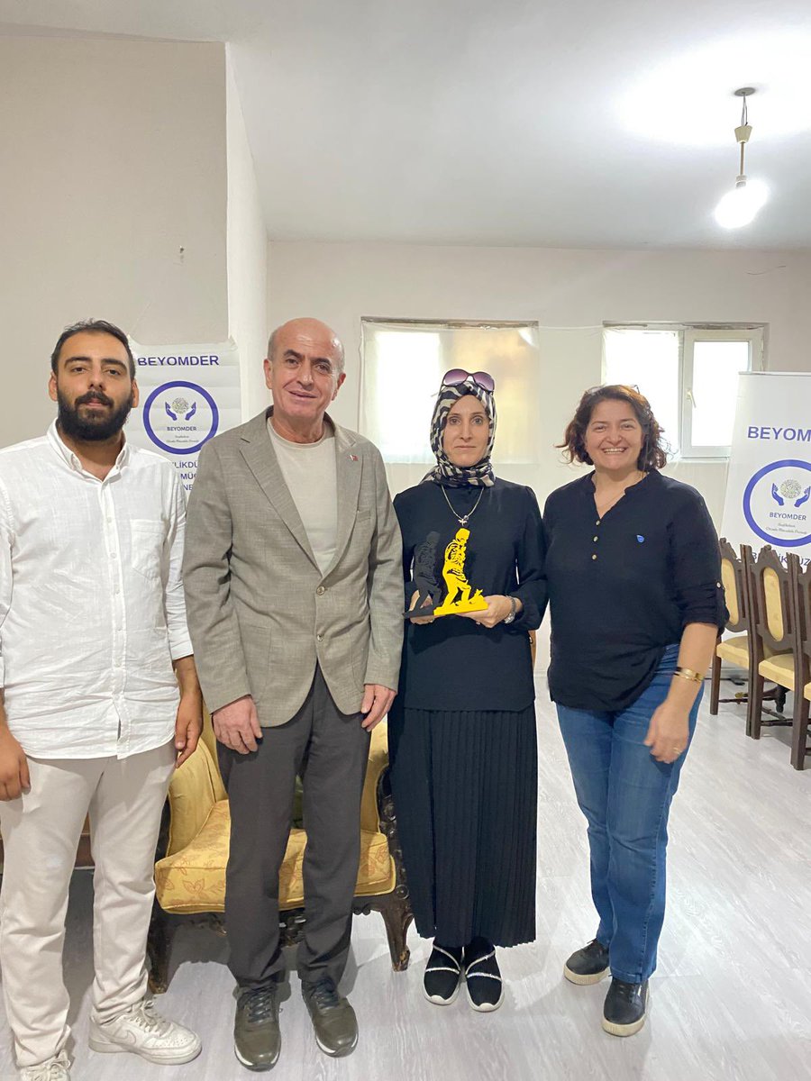 DevaBeylikduzu's tweet photo. Beylikdüzü Otizmle Mücadele Derneğine ziyarette bulanan İlçe Bşk Sn Mustafa Yayla ve yönetim kurulu üyelerimiz Dernek yöneticileriyle otizm ile ilgili farkındalık çalışmaları ve dezavantajların giderilmesi için istişarelerde bulundular
#otizm #OtizmeDestek https://t.co/DaLb1NZ4SM