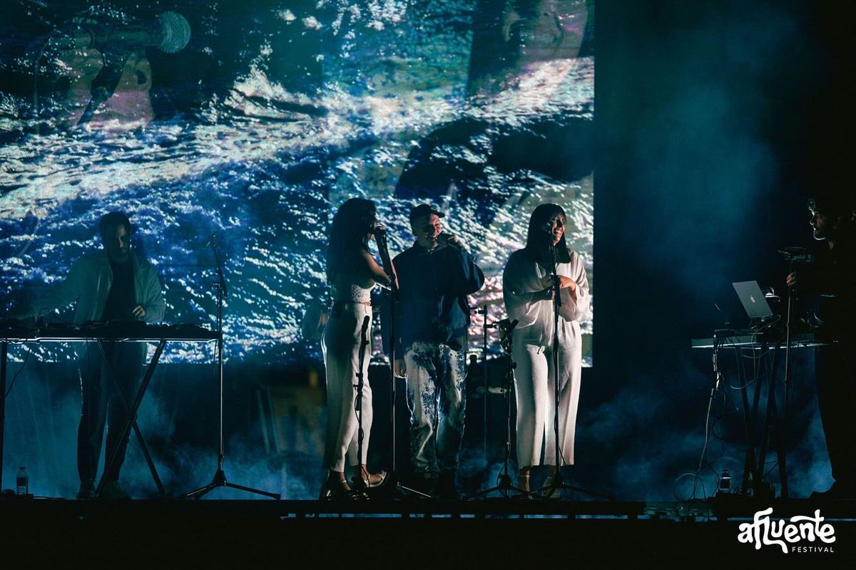 afluentefest's tweet photo. @baiucamusic x Afluente Festival 2024 🌙

📸 María Pol

🎟️ Abonos Afluente Festival 2025 a prezo de lanzamento dispoñibles en https://t.co/UcuvirOnFY https://t.co/rRYLcvzcRU