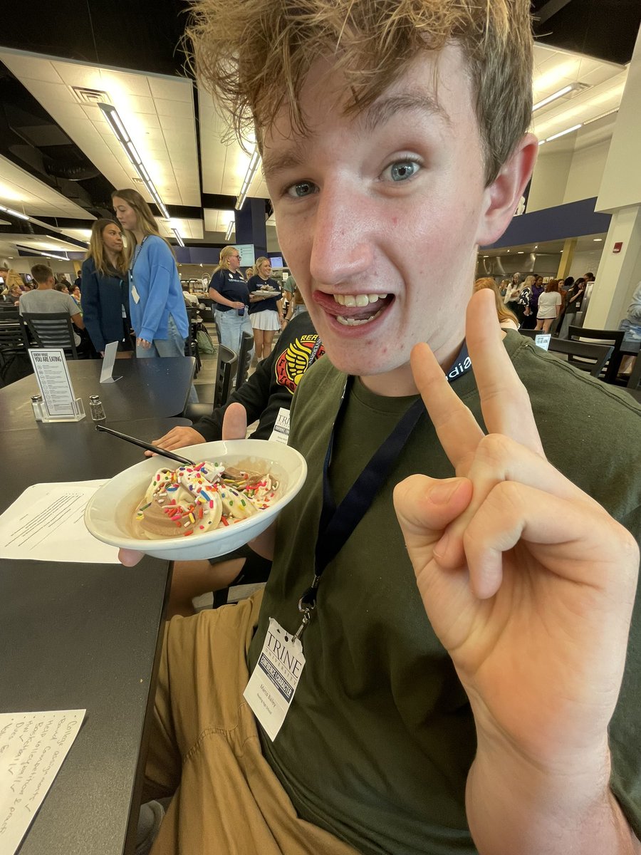Everyone needs to grab a soup bowl for ice cream 🍦 ‼️
#teacherbytrine #icecream