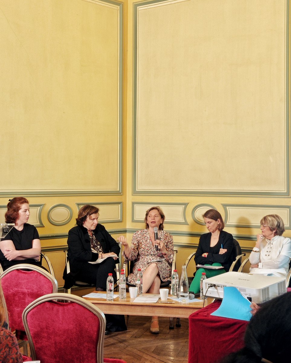 🇺🇳 [Colloque « Femmes : forces de développement »] La table ronde 2 : «Quelles dynamiques d'empouvoirement au service d'un développement durable», modérée par Laurence BOISSON de CHAZOURNES (<a href="/UNIGEnews/">Université de Genève</a>), accueillait Pascale THUMERELLE (@Respethica), Mélanie CANINO (<a href="/Gret_ONG/">Gret</a>),