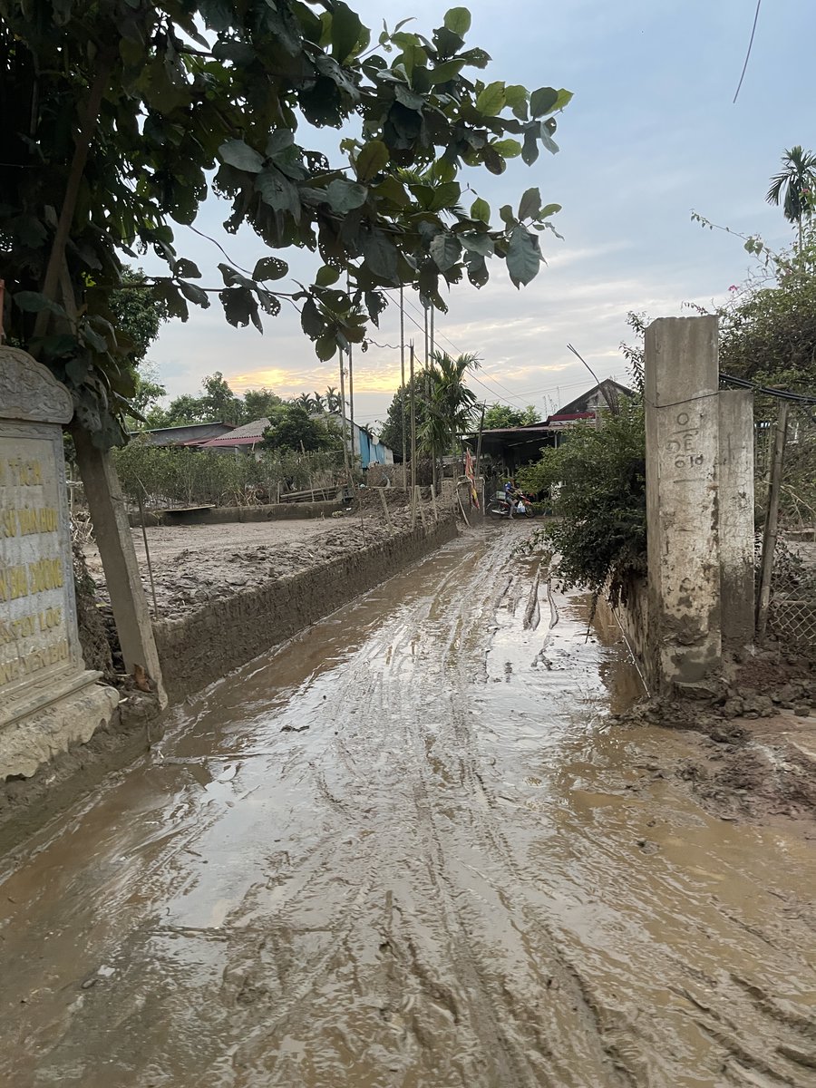 10 days after #TyphoonYagi struck #YenBai province, families remain displaced, crops destroyed, and roads severely damaged. 
While emergency relief helped, communities urgently need home and infrastructure repairs, short-term jobs, and livelihood restoration to fully recover.