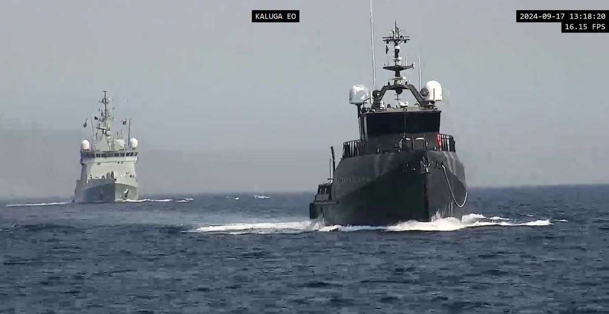 Armada_esp's tweet image. El buque de acción marítima #Tornado participa con en ejercicio multinacional #REPMUS2024, donde se capacita para operar con vehículos no tripulados como el #Kaluga de @Armada_esp ó el #PatrickBlackett de @USNavy en la imagen.
#SomosLaArmada🇪🇸⚓
#DefendemosEspañaEnYDesdeLaMar