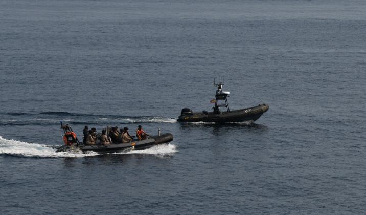 Armada_esp's tweet image. El buque de acción marítima #Tornado participa con en ejercicio multinacional #REPMUS2024, donde se capacita para operar con vehículos no tripulados como el #Kaluga de @Armada_esp ó el #PatrickBlackett de @USNavy en la imagen.
#SomosLaArmada🇪🇸⚓
#DefendemosEspañaEnYDesdeLaMar