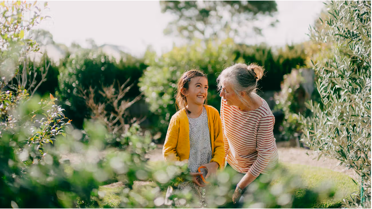 BeKinsome's tweet photo. Thank you to @Healthline for sharing the Kinsome story and highlighting the health benefits we're striving to deliver to grandparents (and grandkids!) through increased social connection! 
https://t.co/9vaQY6Bcns https://t.co/rwb5OdkkZL