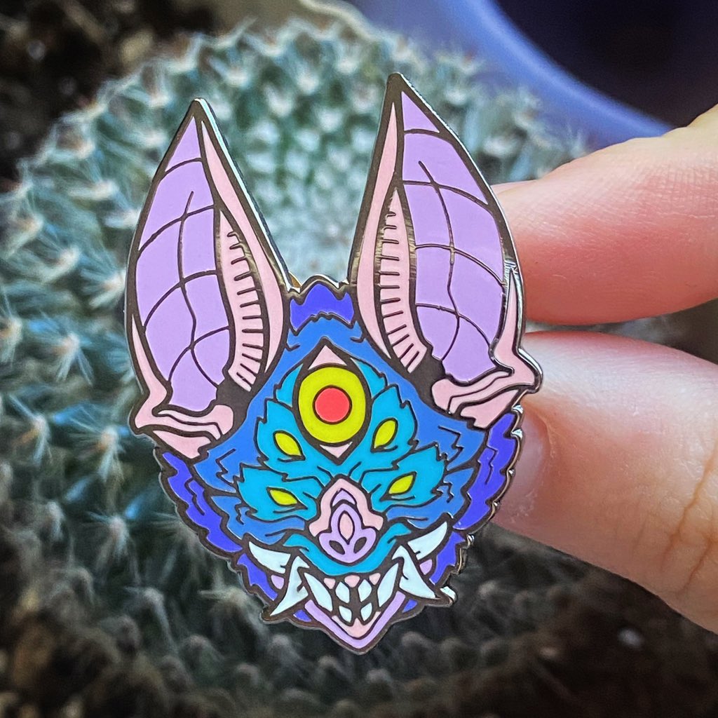 hannahorca's tweet image. Bat pin 🦇