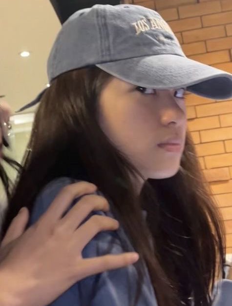 baechustokki's tweet photo. side eye https://t.co/MK87Y5COn6