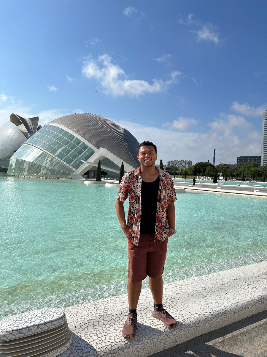 RutgersGlobal's tweet photo. As a result, my exp. in Spain has inspired me to complete my minor in Spanish even more, but continue my journey in learning Spanish, through eventually being a participant in the Boren’s Fellowship."👉Travis Anane's story: FB: https://t.co/DFsz5jjTaT IG: 
https://t.co/oonhXVvdkR https://t.co/MMtfqEMNhx
