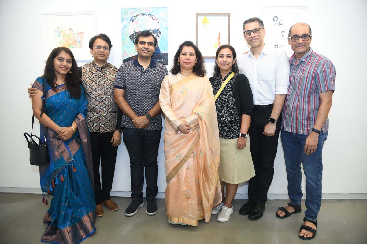 CGIHongKong's tweet photo. Also on display are 4 works by local artists @Rupesh4U https://t.co/cq3H9h9UBC Anand Narayan and https://t.co/MjQmO6eUZY on the theme of ‘contemporary common Indian man/woman’ https://t.co/o2RzAqICYW