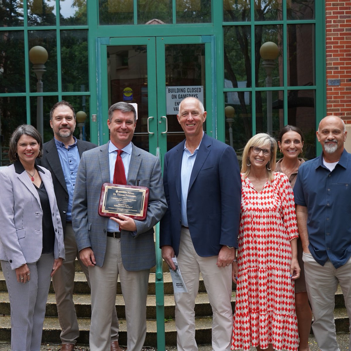 olemisspharmacy's tweet photo. This years Ronald F. Borne Endowed Lecture was a fantastic time. The School of Pharmacy wants to thank Dr. Tom Prisinzano for an excellent presentation and for speaking about the grand legacy and memories that Dr. Borne left at the School of Pharmacy and the University. https://t.co/CClFxkhttk