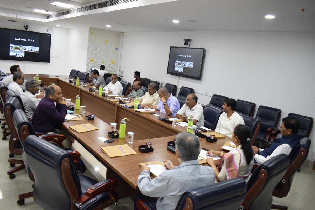 HydNiab's tweet photo. Brainstorming session at @HydNiab on "Genomics for Next-Gen Livestock Enhancement," identifying key research gaps and developing an action plan with leading stakeholders, #NDDB and #BAIF.
@DBTIndia @DrJitendraSingh @rajesh_gokhle @DrGTaruSharma https://t.co/pTuo1OPbvm
