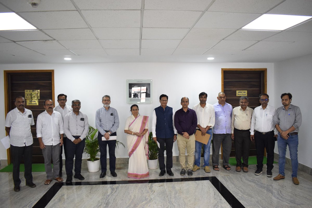 HydNiab's tweet photo. Brainstorming session at @HydNiab on "Genomics for Next-Gen Livestock Enhancement," identifying key research gaps and developing an action plan with leading stakeholders, #NDDB and #BAIF.
@DBTIndia @DrJitendraSingh @rajesh_gokhle @DrGTaruSharma https://t.co/pTuo1OPbvm