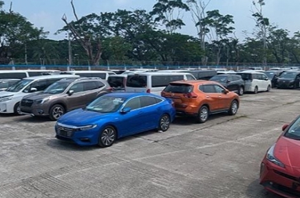 নিলামে উঠছে মোংলা বন্দরে আমদানি হওয়া ৪০টি গাড়ি