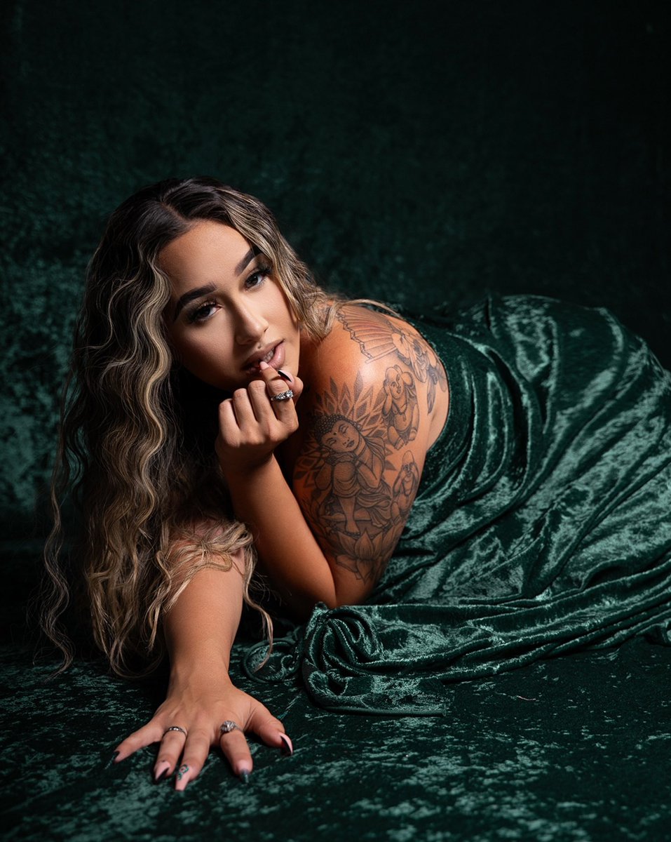 slaysammyy's tweet image. Don’t ask what i wished for #chapter23 🥂