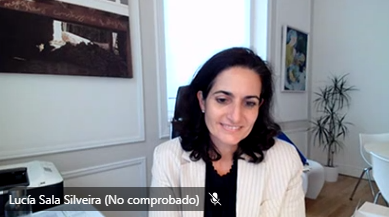 AgendaCAF's tweet photo. ¡Hoy comenzamos la Diplomatura en Integración y Desarrollo para el Ámbito Local Iberoamericano! Es un placer contar con participantes de toda la región y perfiles interdisciplinarios que enriquecerán nuestras conversaciones y aprendizajes. 🌎

Nuestro vicepresidente, @chrisasinelli, dio la bienvenida a los estudiantes y destacó que este curso se centra en un tema fundamental en el ADN de CAF: la integración, no solo en América Latina y el Caribe, ¡sino en toda Iberoamérica! 🤝💡

Agregó que "aunque somos un banco que adelanta financiación de proyectos, es muy importante para nosotros trabajar en la arquitectura organizacional. Queremos financiar el desarrollo, y para ello, el fortalecimiento de la democracia, las capacidades, las redes y las personas con vocación por lo público es fundamental. Por eso, ofrecemos programas de capacitación que generan espacios de intercambio y formación de redes".