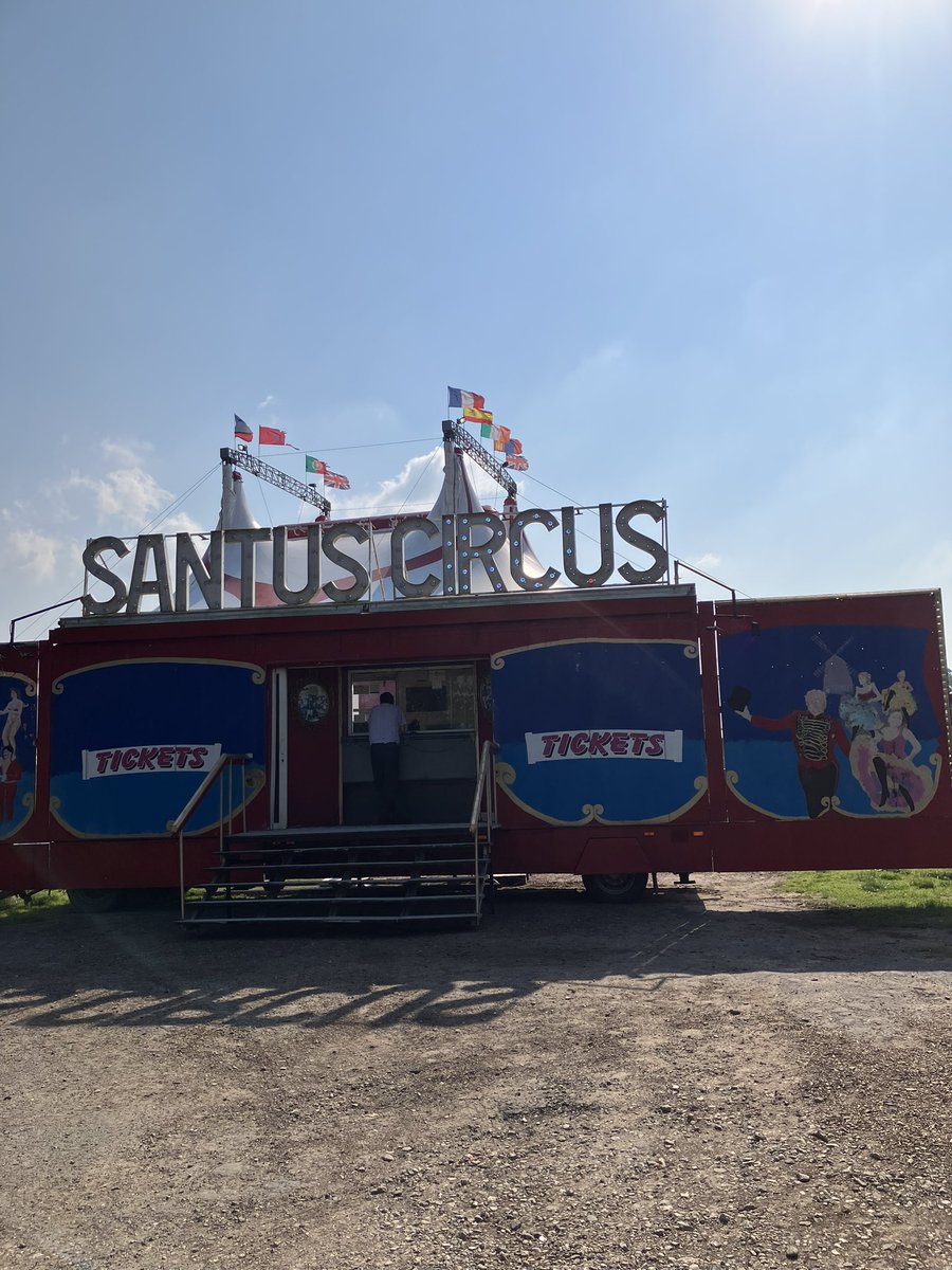 SantusCircusFanpage tweet media