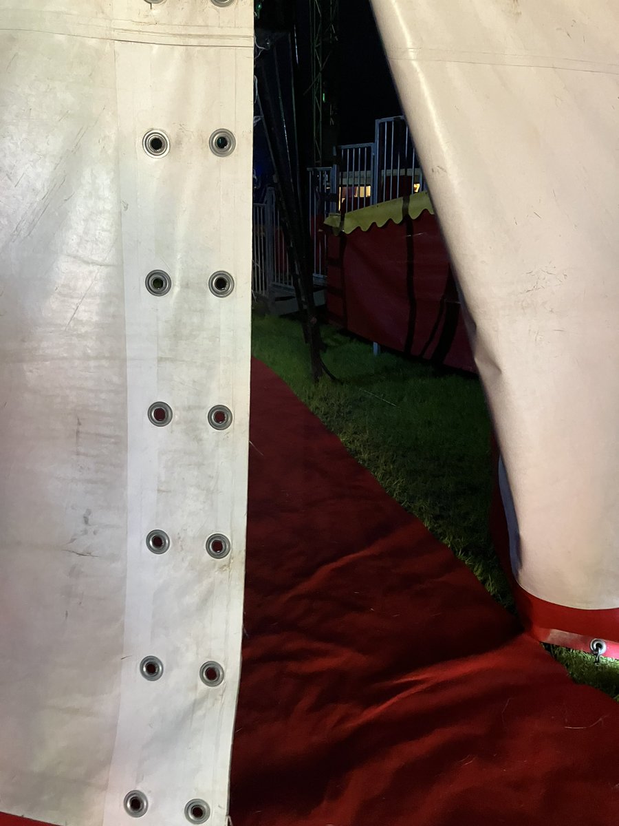 SantusCircusFanpage tweet media