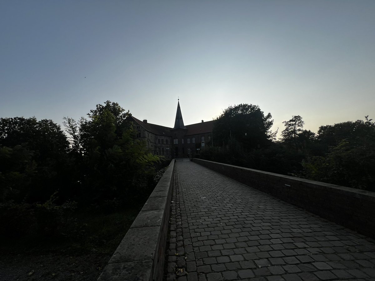 Heute abend geht es bei der RG Münsterland weiter… <a href="/FrankGeisler/">Frank Geisler | MVP 🇩🇪</a> erzählt etwas über Graph Semantics in Fabric Realtime Intelligence <a href="/sqlpass_de/">SQLPASS.DE</a> <a href="/Luedinghausen/">Lüdinghausen</a>