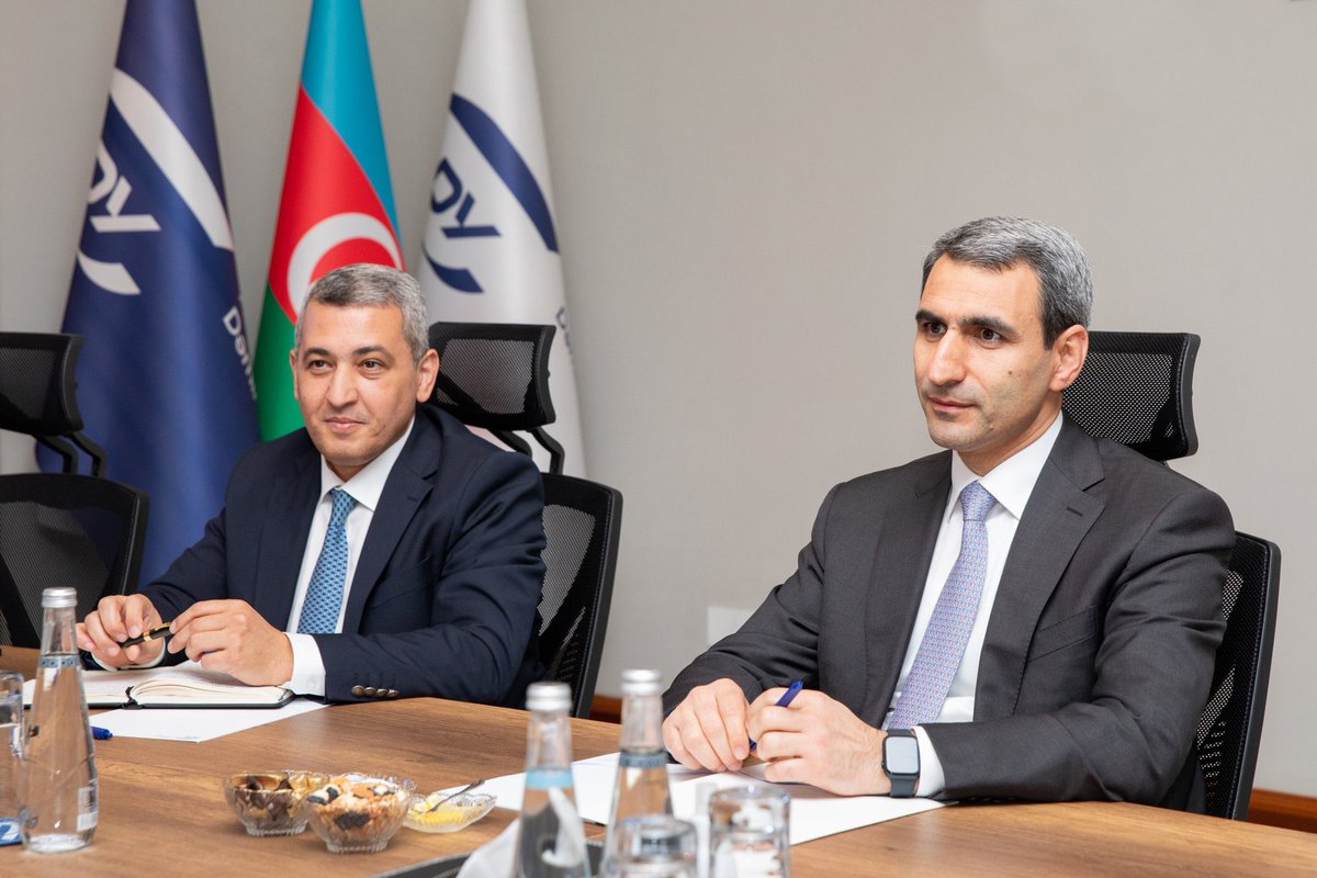 "Avrasya Ulaştırma Rotası" Uluslararası Birliği'nin kurulmasına ilişkin demiryolu idare başkanları istişare toplantısı için bulunduğum Bakü’de kıymetli mevkidaşım Azerbaycan Demiryolları CJSC Genel Müdürü Sn. <a href="/rrustamovaz/">Rovshan Rustamov</a> ile bir araya geldik.

Azerbaycan ile Türkiye arasındaki