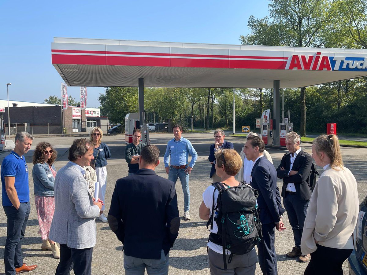 Met Grote Oogst verduurzamen 12 grote bedrijventerreinen. Belangrijk dat deze een fijne en groene plek zijn voor de Brabanders die er werken. Én kansen voor energie- en warmtetransitie, vermindering stikstofuitstoot &amp; waterberging. Vanmiddag op werkbezoek in Tilburg &amp; Oosterhout!