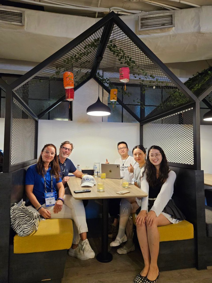 lake_lak3's tweet photo. Wrapping up DAY 2 of @TOKEN2049 with this amazing Private Event at the Bybit Office. 🌟

Huge thanks to @Bybit_Official and @ChainforGood for the invite. 🤝

Connecting with brilliant minds—what a perfect way to close the day! 🔥

All set for tomorrow—the final day and last side events in Singapore! 
Stay Tuned! 🚀

#LAK3 #Bybit #Token2049singapore #blockchain #Web3 #RWA #Water