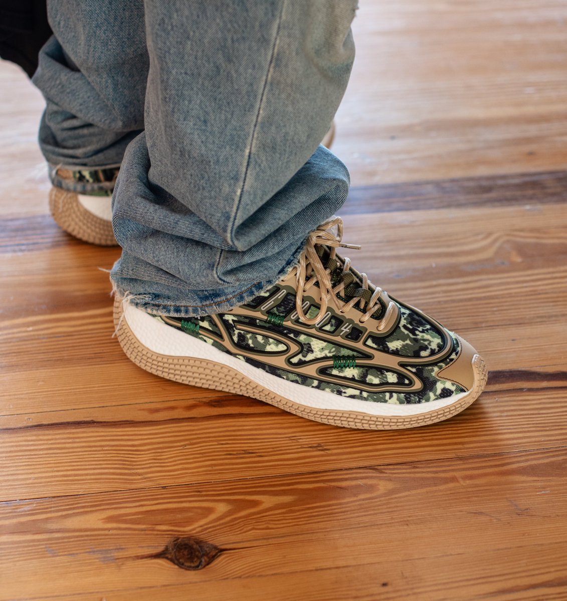 JohnGeiger_'s tweet photo. F/F Green Camo/Beige Outsole &amp; Toe 4’s https://t.co/bSrBRodEeL