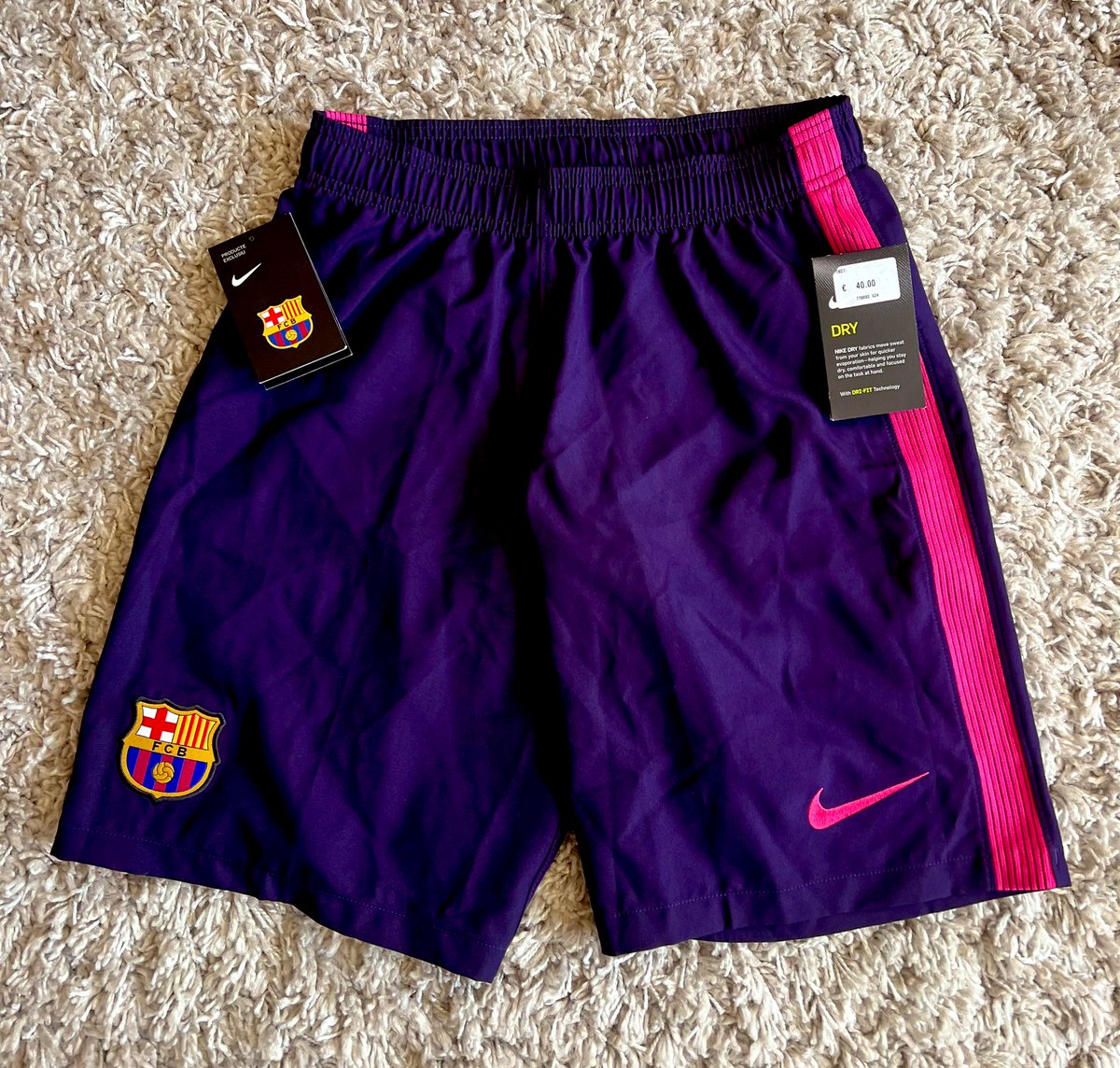 So it’s going to have to be 3rd time lucky for getting a shirt for Thursday Football. 🫠

First order all too small &amp; second order didn’t like the material. 🫣

However, got some decent shorts 🩳 &amp; this training top. Really like the Santos Laguna Green so that’ll be my target. 💚