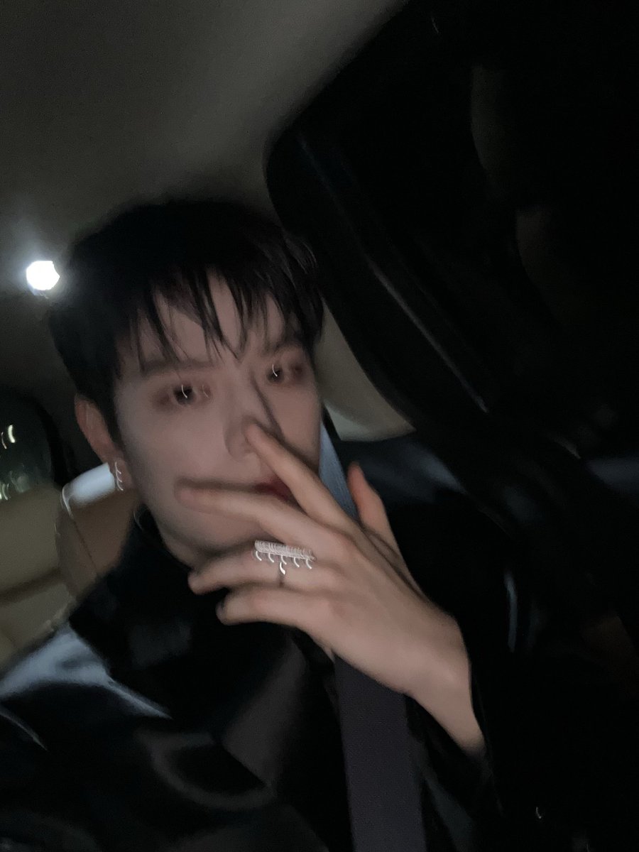 SeungSupremacy's tweet image. 2023.                                         2024.