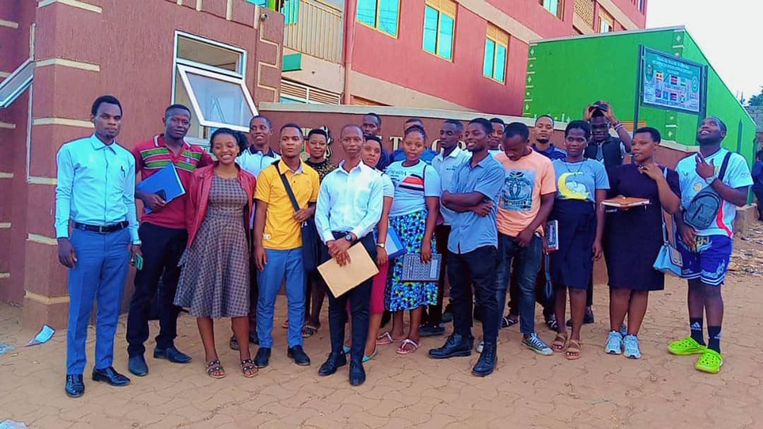 Bafumbira- Banyarwanda- barundi  metropolitan international university Students association Kampala campus Namungona pose for a picture after meeting