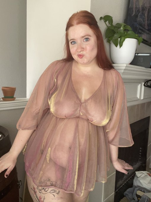 I like these mesh dresses 🥰 https://t.co/RMLWc3XrBB