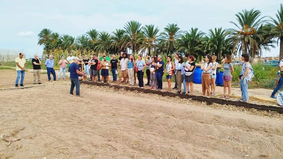 AgrosimbiosisLab (@agrosimblab) on Twitter photo Hoy comenzó el Curso de Bosques Productivos y Comestibles, impartido por Juan Antonio Hernández, experto en agroforestería. Casa Mátrix, Fundación Entorno Slow.
Cuenta con el apoyo de <a href="/FBiodiversidad/">Fundación Biodiversidad</a> <a href="/OficinaMarMenor/">Oficina Técnica del Mar Menor</a> <a href="/mitecogob/">Transición Ecológica y Reto Demográfico</a> #MiMarMenor Hoy comenzó el Curso de Bosques Productivos y Comestibles, impartido por Juan Antonio Hernández, experto en agroforestería. Casa Mátrix, Fundación Entorno Slow.
Cuenta con el apoyo de <a href="/FBiodiversidad/">Fundación Biodiversidad</a> <a href="/OficinaMarMenor/">Oficina Técnica del Mar Menor</a> <a href="/mitecogob/">Transición Ecológica y Reto Demográfico</a> #MiMarMenor