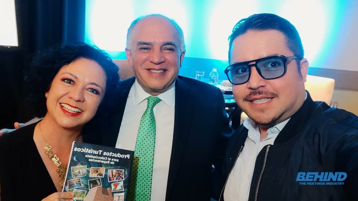 📖 Presentación del Libro: PRODUCTOS TURÍSTICOS PARA EL COLECCIONISTA DE EXPERIENCIAS. ✈️ Mira el live 🔴 facebook.com/share/v/tcFvof…

👨🏻‍🏫 AUTOR: Eduardo Yarto 📙

👩🏻‍🏫 INVITADA ESPECIAL: Mari Carmen Obregón, Electo WOW ✨

<a href="/EduardoYarto/">Eduardo Yarto</a> <a href="/efectowow/">Mari Carmen Obregon "Charms"</a> <a href="/belaircdmx/">BelAir Business Mexico City WTC</a> <a href="/AlexJamesBlog/">Alex James</a> <a href="/MillsJames/">Mills James</a>