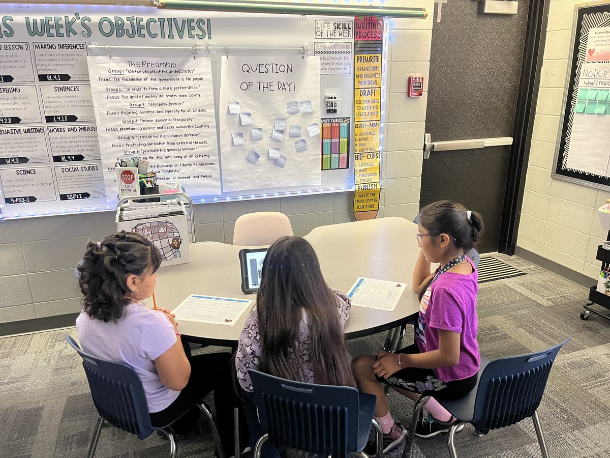 So much fun visiting Heritage and Havencroft this morning! <a href="/HeritageK5/">Heritage Elementary School</a> <a href="/MrsC_HC/">Lindsay Christensen</a> #opsmaketodaycount