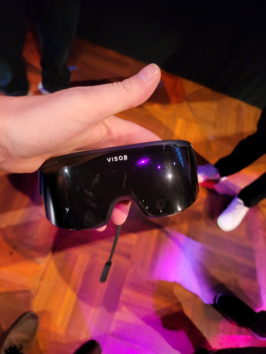 ToddJacksonVR's tweet photo. Waiting for my turn to demo is killing me!.
This is much lighter than my Samsung Zfold phone.
@ImmersedVR #visor #immersedvisor https://t.co/H1RnkqSni6