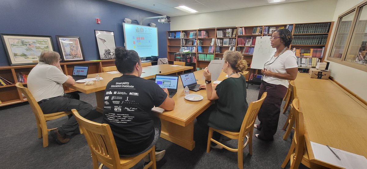 ShaneRPeek's tweet image. Sharing @canva student project ideas at TechMex Thursday @berea_high today. Appreciate the opportunity to collaborate with @MrShinpoch and @trinicenicole!

Honestly, I think Ts are here for the food 😂, but having a blast sharing tips and ideas.

@CanvaEdu #canvalove