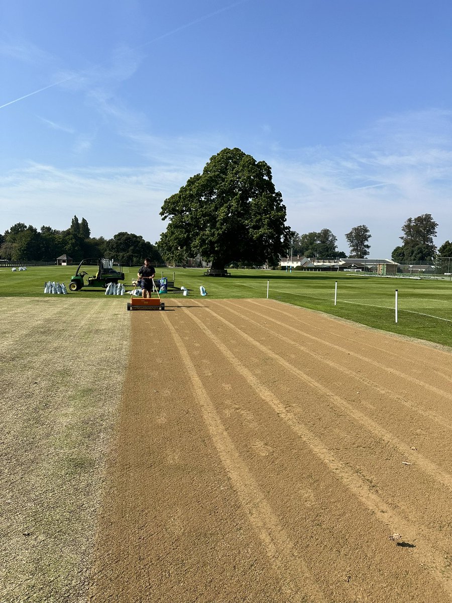 ksbgrounds's tweet photo. Great to get over and help out @HazlegroveGrou1 #FoundationGrounds @KingsBruton @HazlegrovePrep https://t.co/FELjSPK9wS